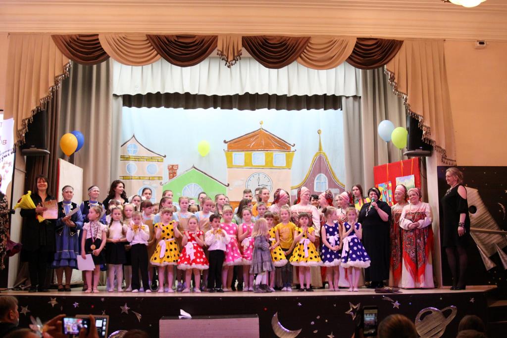 21 апреля в МБУК "КТЦ" Жилевский ДК состоялся отчетный концерт творческих коллективов под названием «Вихрь творчества»